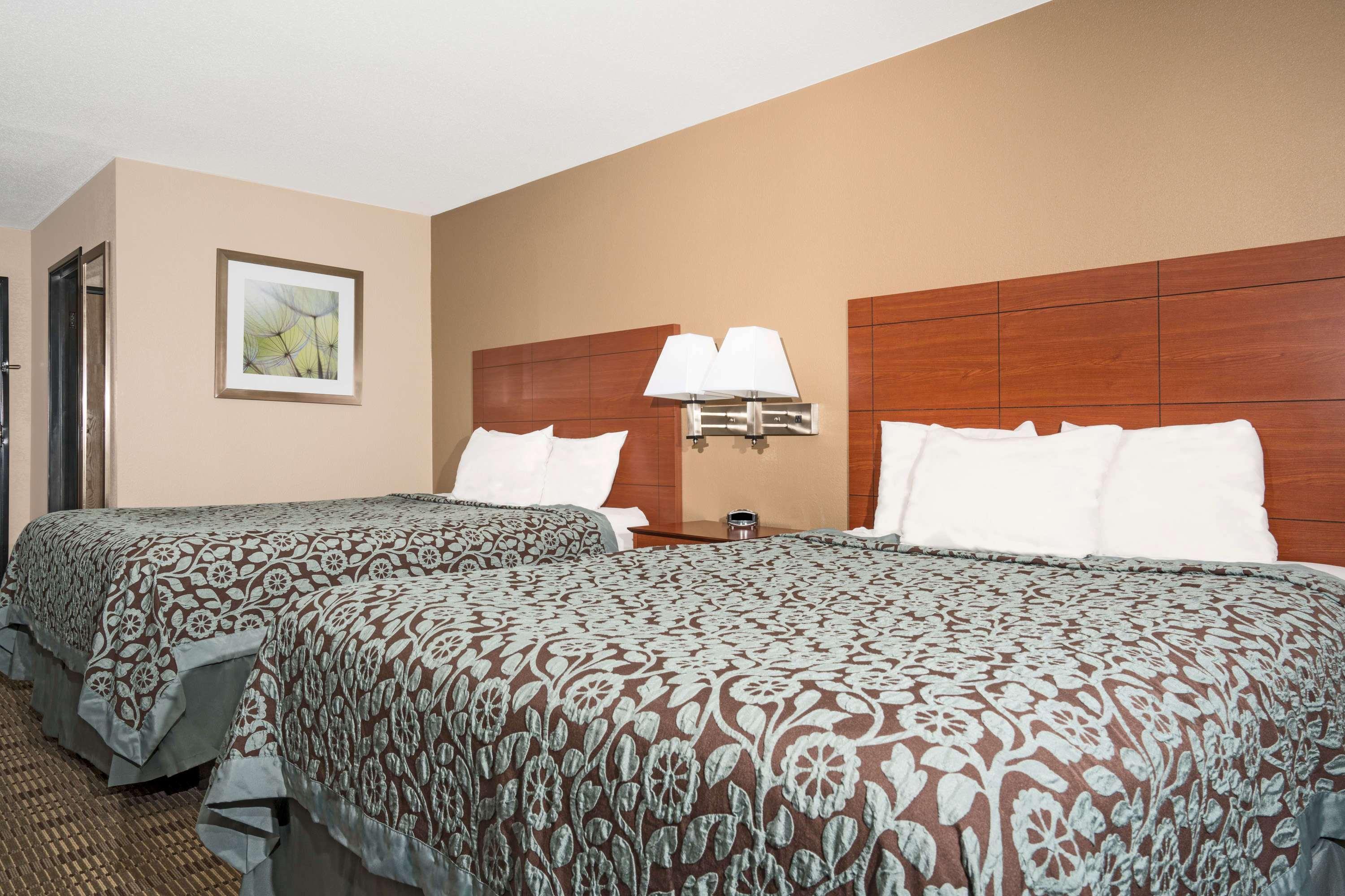 Days Inn By Wyndham Mankato Exterior photo