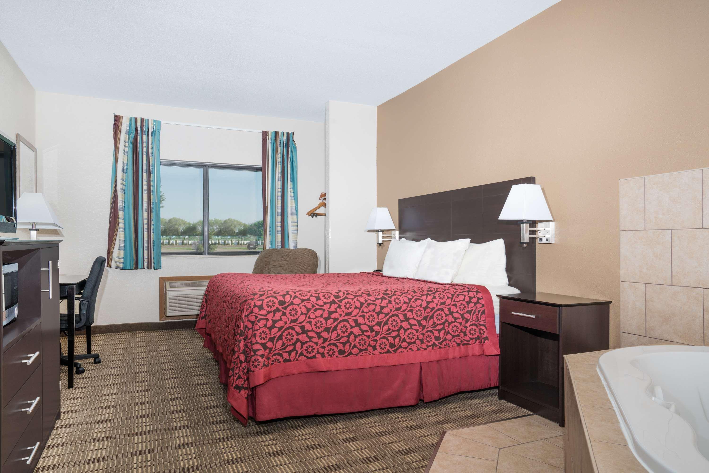 Days Inn By Wyndham Mankato Exterior photo